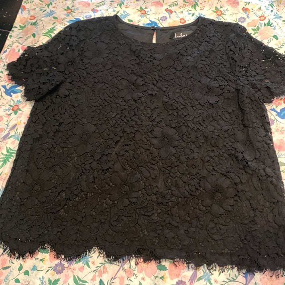 Size L Lulus lace lined top
